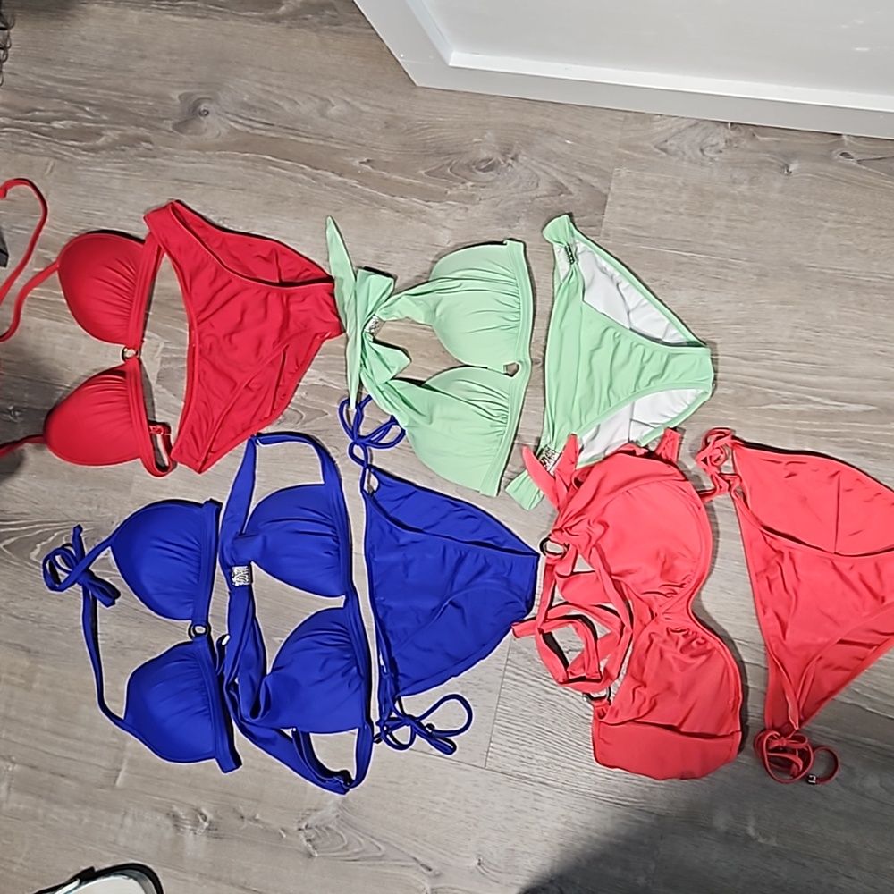 Venus Bikini LOT- 34C/D, 10 bottoms
